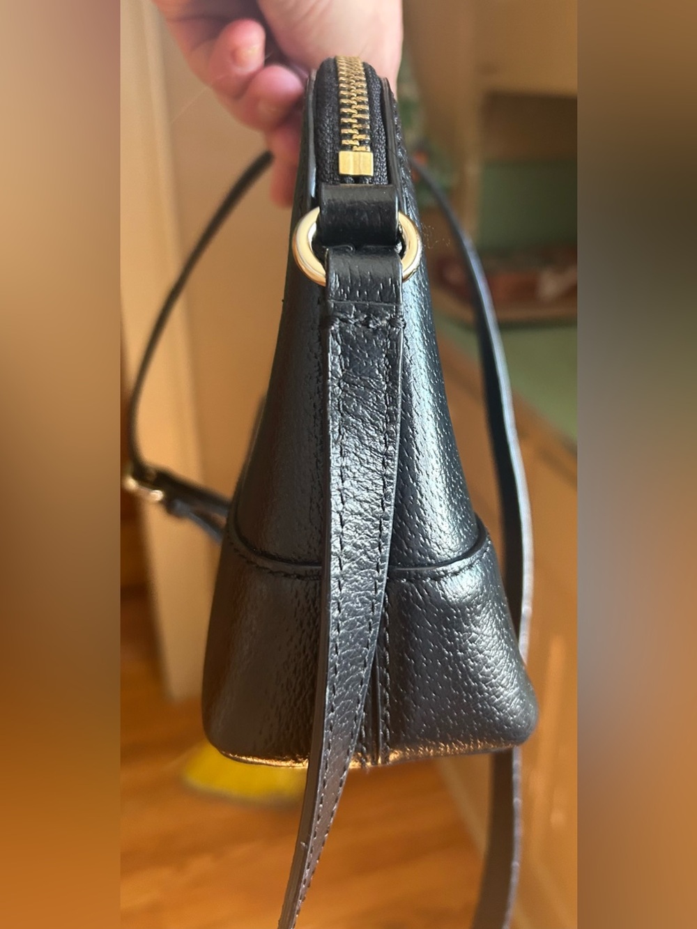 KATE SPADE NEW YORK PEBBLED LEATHER CROSSBODY DOME BAG. EXCELLENT CONDITION - Picture 6 of 10